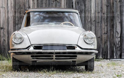 Citroën DS 本 Amazon.co.jp: Citroën DS : Histoire d'une voiture de légende